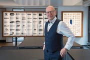 «Das soll mir mal einer nachmachen»: Walter Stalder im Büro der Wirtschaftsförderung. (Bild: Nadia Schärli (Luzern, 26. Februar 2018))