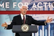 US-Vizepräsident Mike Pence gilt als Vertreter des Rechtsaussen-Flügels seiner Partei. (Bild: EPA)