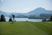 Golfen vor dem Pilatus (Bild: Dominik Wunderli (Meggen, 25. August 2017))