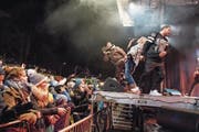 Rapper Stress startete gestern die Livekonzert-Reihe von «Jeder Rappen zählt» auf dem Europaplatz in Luzern. (Bild: Nadia Schärli)
