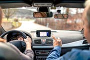 Nicht alle Neulenker nehmen genügend Fahrstunden. Das hat Auswirkungen auf die Durchfallquote. (Bild: Keystone)