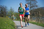 Yvonne Kägi aus Ebikon läuft zum Sieg. (Bild: Corinne Glanzmann / LZ (Ebikon, 8. April 2017))
