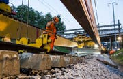 Bauarbeiten an einem Gleis (Symbolbild). (Bild: Thomas Hodel / Keystone)