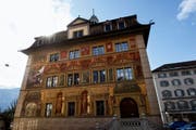 Das Rathaus am Hauptplatz in Schwyz (Symbolbild). (Bild: Keystone / Sigi Tischler)