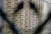 Die Schweiz kappt weitere Zugänge zu Konti ukrainischer Inhaber. (Bild: Keystone)