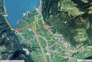 Auf der Flüelerstrasse Höhe Moosbad (roter Kreis) ereignete sich der Auffahrunfall. (Karte mapsearch.ch)