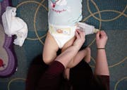 Zum Produkteportfolio von Procter & Gamble gehört auch die Marke Pampers. (Bild: Luke Sharrett/Getty)