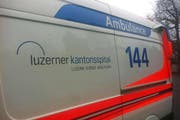 Mutter und Tochter mussten mit dem Rettungsdienst 144 ins Spital gebracht werden. (Symbolbild luzernerzeitung.ch)