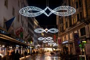 Der Verein Weihnachtsbeleuchtung Luzern will, dass die Weihnachtsbeleuchtung schon am Mittag eingeschaltet wird. (Bild: Boris Bürgisser)