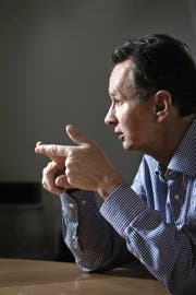 FDP-Präsident Philipp Müller: «Mit nur Politik aus Überzeugung holen Sie sich eine blutige Stirn, weil Sie ständig gegen die Wand anrennen.» (Bild Manuela Jans)