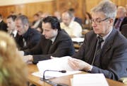 Das Kantonsparlament Uri besteht weiterhin aus 64 Mitgliedern. Hier: Landrat Uri Session im Juni 2014. (Bild: Florian Arnold / Neue UZ)