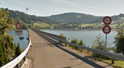 Das Willerzellerviadukt führt quer über den Sihlsee. (Bild: Google Street View)
