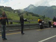 Medizinische Erstversorgung durch Rettungsdienst und Helfer. (Bild: Leserbild Bote der Urschweiz)