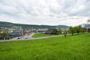 Auf diesem Grundstück der Kirchgemeinde im Ebikoner Riedholz hätte das neue VBL-Busdepot gebaut werden sollen. (Archivbild Dominik Wunderli)