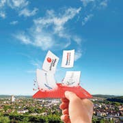 Praktisch und platzsparend: Der SwissPass ist jetzt auch Trägerkarte für die Verbundabonnemente.
