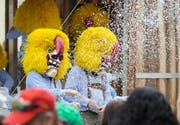 Waggis (der Gruppe Chomer Waggis aus Cham) am Umzug 2009 in Hochdorf. (Archivbild Pius Amrein/Neue LZ)
