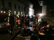 Wegen einem Glimmbrand stand die Feuerwehr Hochdorf am Karfreitagabend mit rund 50 Feuerwehrleuten von 1800 bis kurz vor Mitternacht bei einem Milchverarbeitungsbetrieb neben dem Bahnhof Hochdorf im Einsatz. (Bild: PD)