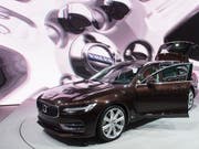Volvo will in Zukunft nicht mehr mit Benzin und Diesel fahren. (Archivbild) (Bild: KEYSTONE/SANDRO CAMPARDO)