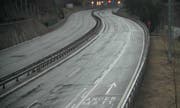 Die A2 zwischen Göschenen und Amsteg ist wegen dem Sturm «Evi» gesperrt. (Bild: Swiss Webcams)