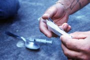 Gestellte Szene zum Thema Heroin. (Symbolbild) (Bild: Keystone (Archiv))
