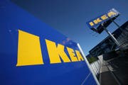 Das Firmenlogo von Ikea. (Symbolbild) (Bild: Keystone)