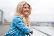 Beatrice Egli posiert in Berlin. (Bild: EPA / Klaus-Dietmaer Gabbert)
