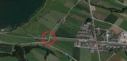 Die Unterführung Unterwalden aus der Vogelperspektive. Sie liegt gut 500 Meter vom Bahnhof Sempach-Neuenkirch entfernt. (Bild: Google Maps)