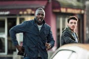Räuber und Gendarm: Trickbetrüger Mason (Richard Madden, rechts) und CIA-Agent Briar (Idris Elba). (Bild: Impuls Pictures/PD)