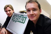 Die beiden Exsila-Gründer Rouven Küng (rechts) und Reto Bütler. (Archivbild Werner Schelbert/Neue ZZ)