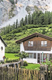 Narbe in Grau: die Flanke des Piz Linard oberhalb von Brienz. (Bild: Jil Lohse)