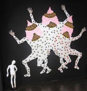 Gehäkelte Kunst: «Boygroup» von Jürg Benninger in der Galerie Vitrine. (Bild: bec)