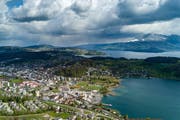 Blick über die Gemeinde Horw und den Vierwaldstättersee. (Bild: Philipp Schmidli/Luzerner Zeitung, 18.April 2017)