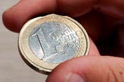 Ob in Deutschland, Frankreich, Irland, Griechenland oder anderen EU-Mitgliedsstaaten wie etwa Spanien und Portugal: Die Teuerung ist seit der Einführung des Euros markant gestiegen. (Bild: Keystone/Laurent Gillieron)