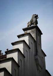 Der Sandsteinlöwe, der bis 1868 den Brunnen zierte, wurde aufs Zollhaus versetzt. (Bild: Stefan KaiserPHOTO)