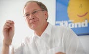 Regierungsrat Hans Wallimann im Sommer im Interview mit der Obwaldner Zeitung. (Bild Corinne Glanzmann/Neue LZ)