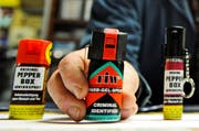 Pfefferspray kann ein nützliches Mittel zur Selbstverteidigung sein. (Bild Boris Bürgisser/Neue LZ)