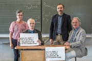 Enttäuschung bei den Machern hinter der Fremdsprachen-Initiative (von links): Barbara Lang (SVP, Hellbühl), Xaver Vogel (Kampagnenleiter), Bernhard Steiner (SVP, Entlebuch) und Kaspar Bättig (Lehrerverband) . (Bild: Nadia Schärli (Menzberg, 24. September 2017))