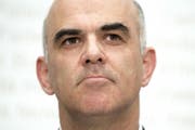 Psychische Gesundheit: das Dossier liegt beim Bundesamt für Gesundheit von Innenminister Alain Berset. (Bild: Peter Schneider / Keystone (Bern, 25. Oktober 2017))