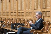 Direktor Bigler wird von einigen Mitgliedern im Stich gelassen. (Bild: Anthony Anex/Keystone (15. Dezember 2017))