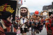 Sträggelebrätscher Strengelbach beim Fasnachtsumzug in Dagmersellen. (Bild: Corinne Glanzmann / Neue LZ)