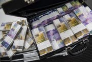 Wofür der Kanton Obwalden Geld ausgeben und wo er einsparen soll? Darüber ist man sich uneins. (Symbolbild Gabriele Putzu / Keystone (30. November 2016))