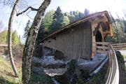 Die Hergiswald-Brücke führt über den Renggbach. (Bild: pd)