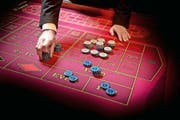 Das Luzerner Casino könnte noch mehr verdienen, finden Investoren. Sie vergleichen es mit anderen Spielcasinos der Schweiz, die eine höhere Rendite erzielen. (Bild Dominik Wunderli)