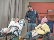 Masseur Sandro Kern (Marcel von Niederhäusern) lässt die Damenherzen höherschlagen. (Bild: Pius Amrein (Eich, 3. Januar 2018))