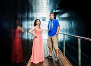 Die Hauptdarsteller sind Delia Mayer und Stefan Gubser. Sie haben vier Wochen lang ohne Publikum geprobt. (Bild: SRF/Daniel Winkler)
