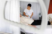 Ob das Öffentlichkeitsprinzip auch für Institutionen wie das Kantonsspital gelten soll, ist umstritten. (Bild: Pius Amrein / Neue LZ)