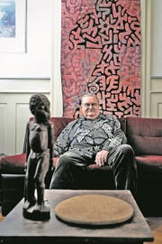 Al Imfeld (1935-2017) in seiner Wohnung in Zürich. (Bild: Nadia Schärli/LZ, 26. Februar 2015)