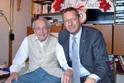 Der Urner alt Ständerat Leo Arnold (auf dem Bild mit Landammann Josef Dittli) ist im Alter von 91 Jahren verstorben. (Bild: unbekannt)