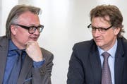 Luzerns Stadtpräsident Stefan Roth (links) und sein Pendant aus Bellinzona, Mario Branda, am Montag an der gemeinsamen Medienkonferenz in Luzern. (Bild: Keystone / Alexandra Wey)