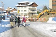 Der Eisenbahnweg in Goldau mit der Baustelle für die neue Zufahrt. (Bild: Bert Schnüriger / Neue SZ)